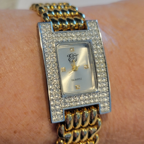 Gold Tone Watch By Elizabeth Taylor's Colection of White Dimond. - Picture 2 of 12